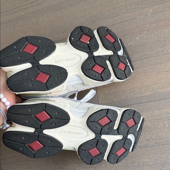 New Balance 9060 Grey & White Mesh Suede Runner with Logo Accent | Size EU 37 - Picture 11 of 15